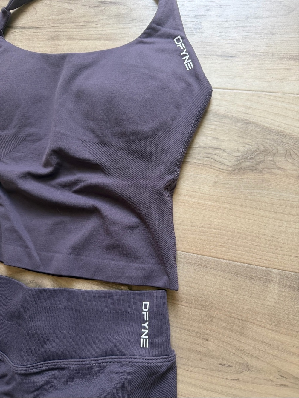 DFYNE workout set as new - Picture 2 of 5